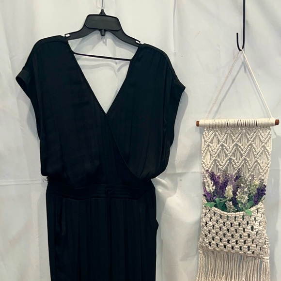 Jennifer Lopez Dresses & Skirts - Jennifer Lopez Black Maxi Dress